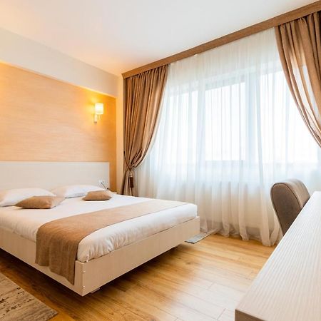 Hotel Bulevard Râmnicu Vâlcea Zewnętrze zdjęcie