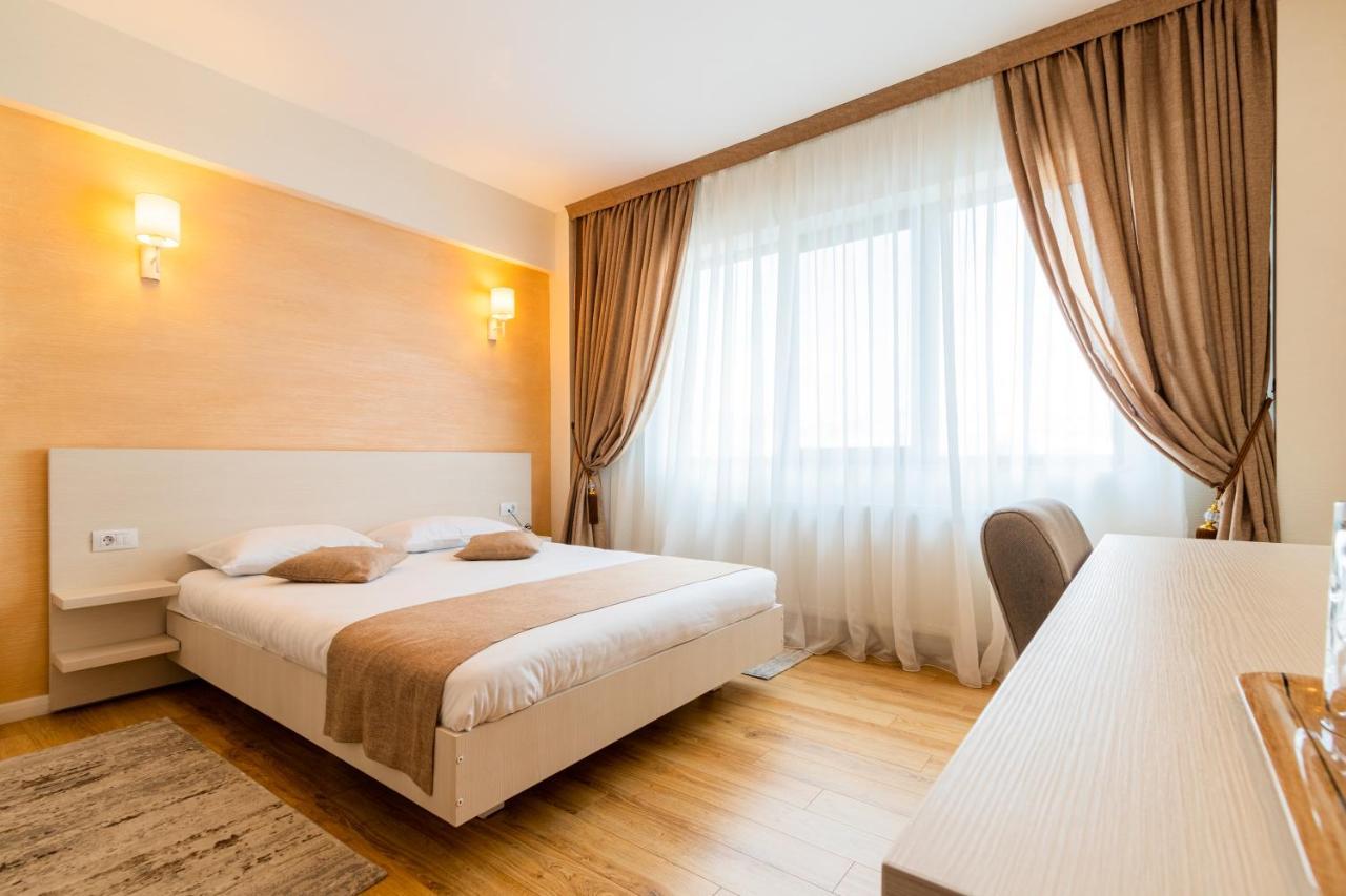 Hotel Bulevard Râmnicu Vâlcea Zewnętrze zdjęcie