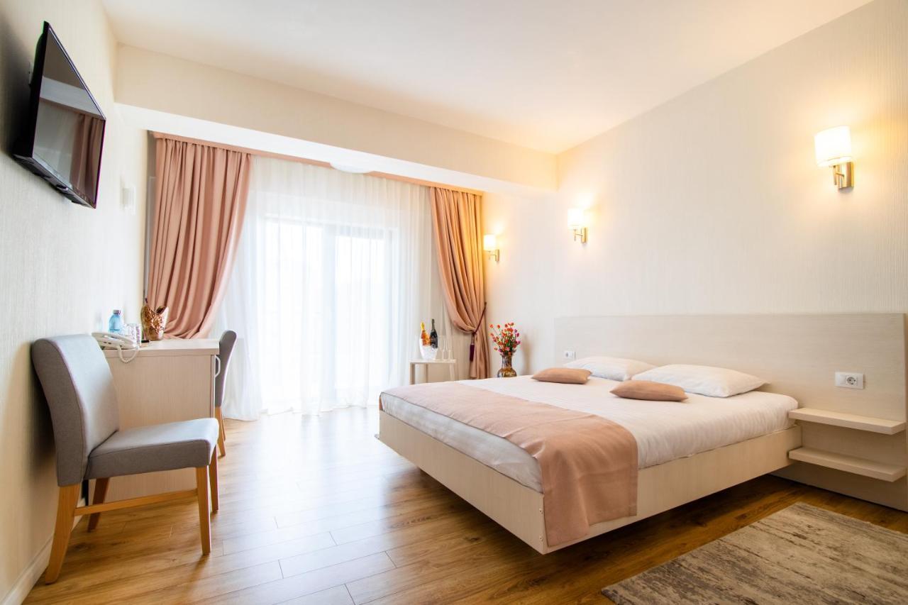 Hotel Bulevard Râmnicu Vâlcea Zewnętrze zdjęcie